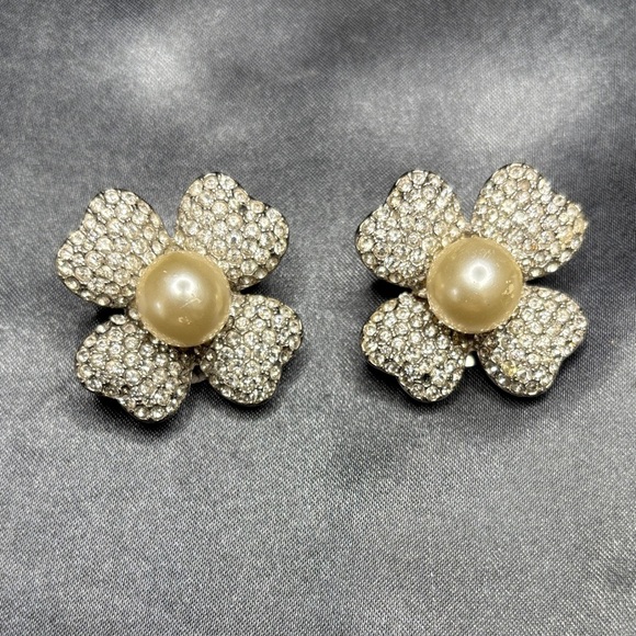 Kenneth Jay Lane Silver and Cream Floral Earrings - Picture 1 of 6